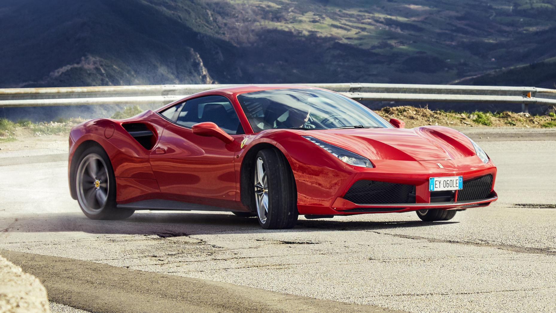 Ferrari testira novu generaciju hibridnog V8 modela: Više od 800 KS u najavi